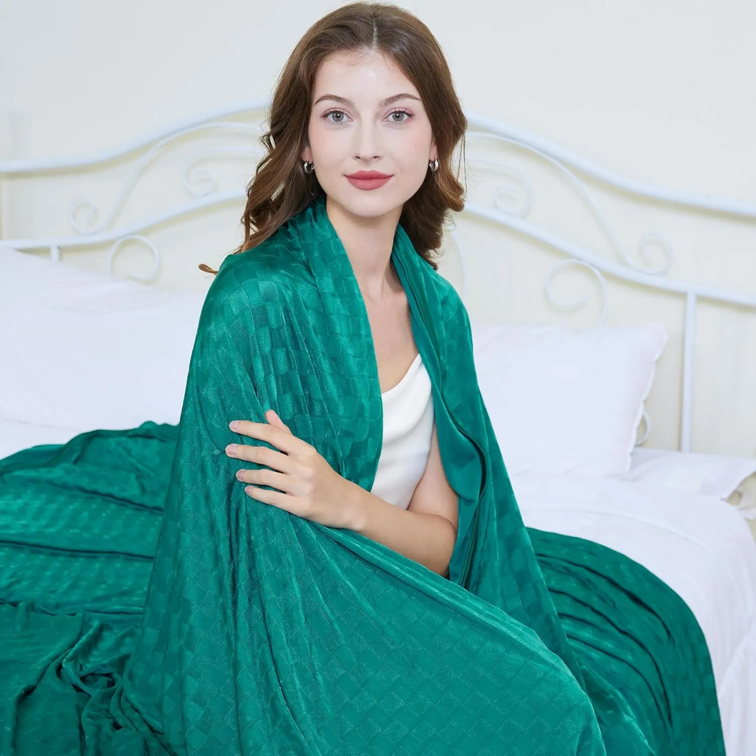 AmyHomie Cooling Blanket,90"x90"Queen Size,Summer Blankets with Double Sided Cold Effect, Arc-Chill Q-Max>0.5 Cool Fiber, Breathable Lightweight Blankets for Hot Sleepers Night Sweats