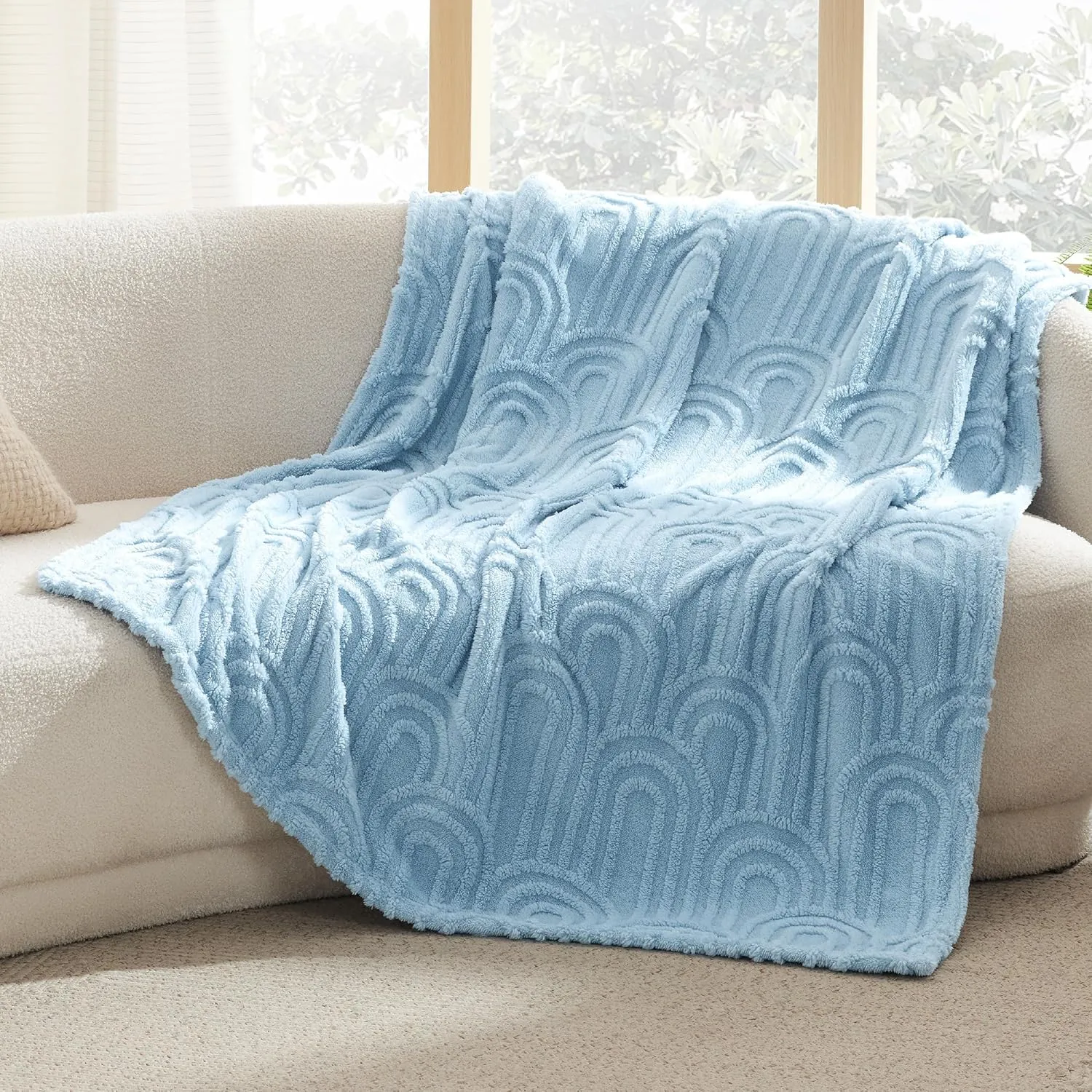 Bedsure Blue Throw Blanket for Couch - Super Soft & Cozy Summer Blankets for Women, Fluffy Fleece Throw for Girls, for Women, Ideal for Room, Home & Bedroom Decor, 50x60 Inches