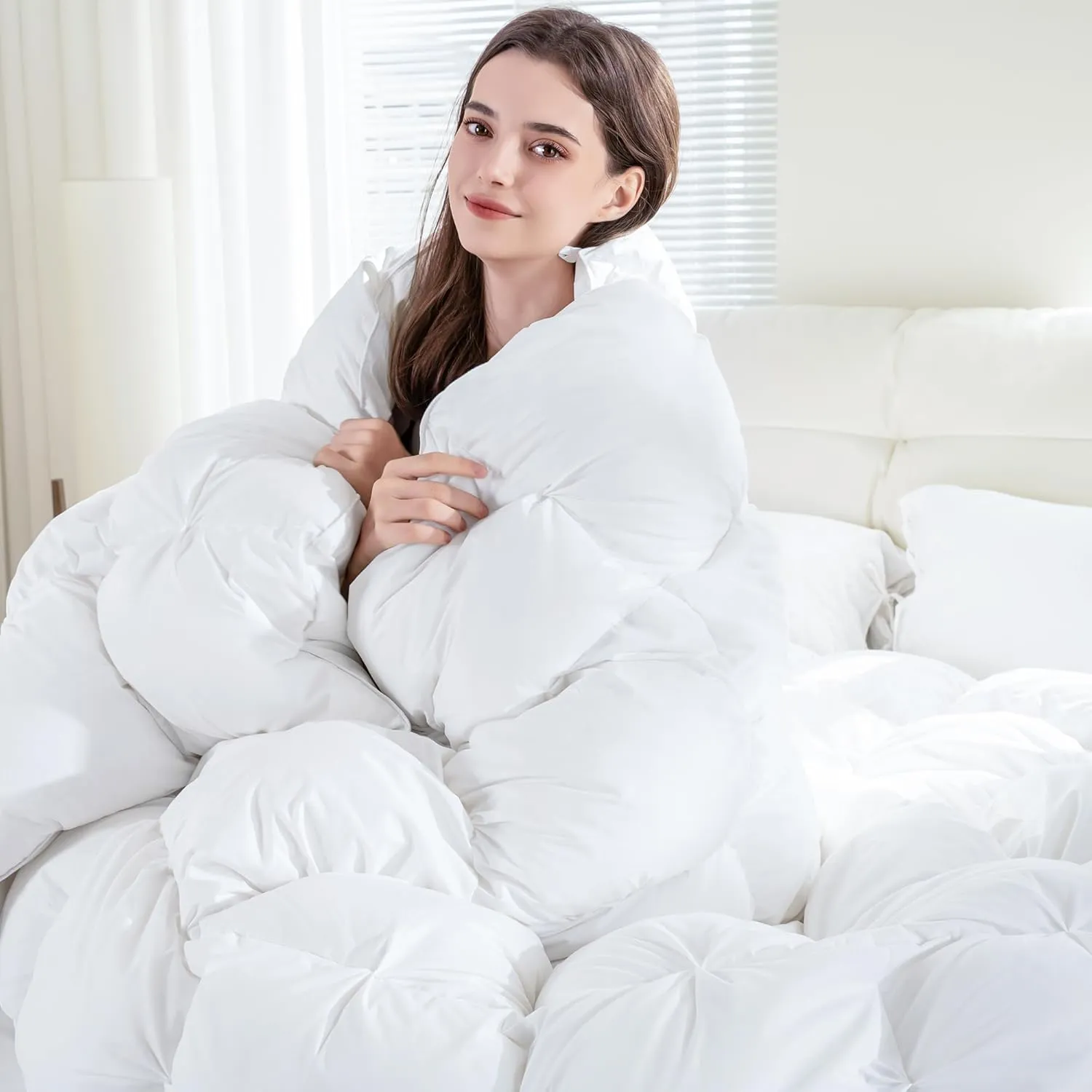 ELNIDO QUEEN® Feather Comforter King Size Duvet Insert, Luxury Fluffy White Pinch Pleat Design - All Season Hotel Collection Cotton Bed Comforter with 8 Tabs, King 106x90 Inches