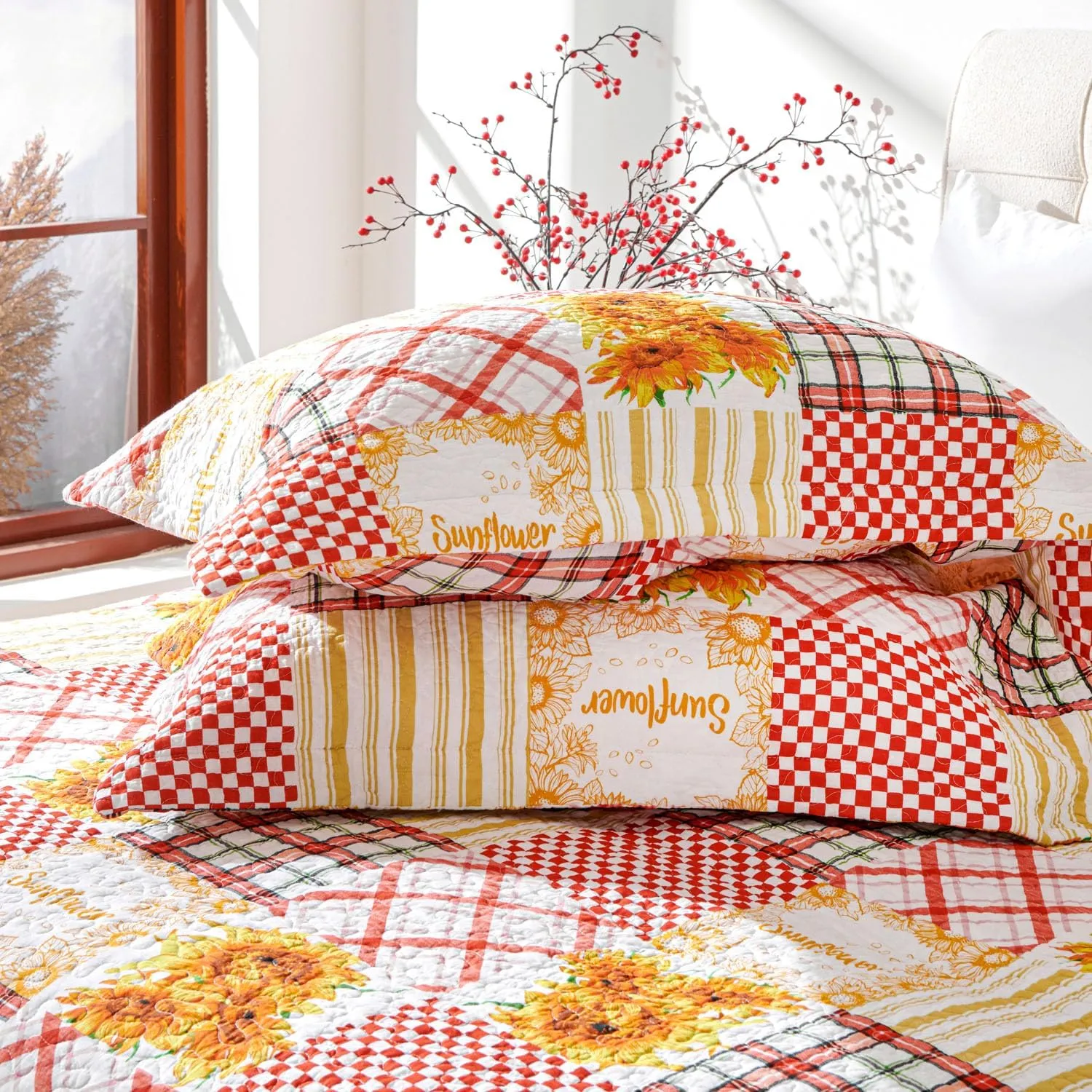 EVENHUG 100% Cotton Quilt Twin Size Orange Sunflower Bedding Set Floral Lightweight Quilt Reversible Coverlet Bedspread with1 Pillow Shams All Seasons 2 Pieces