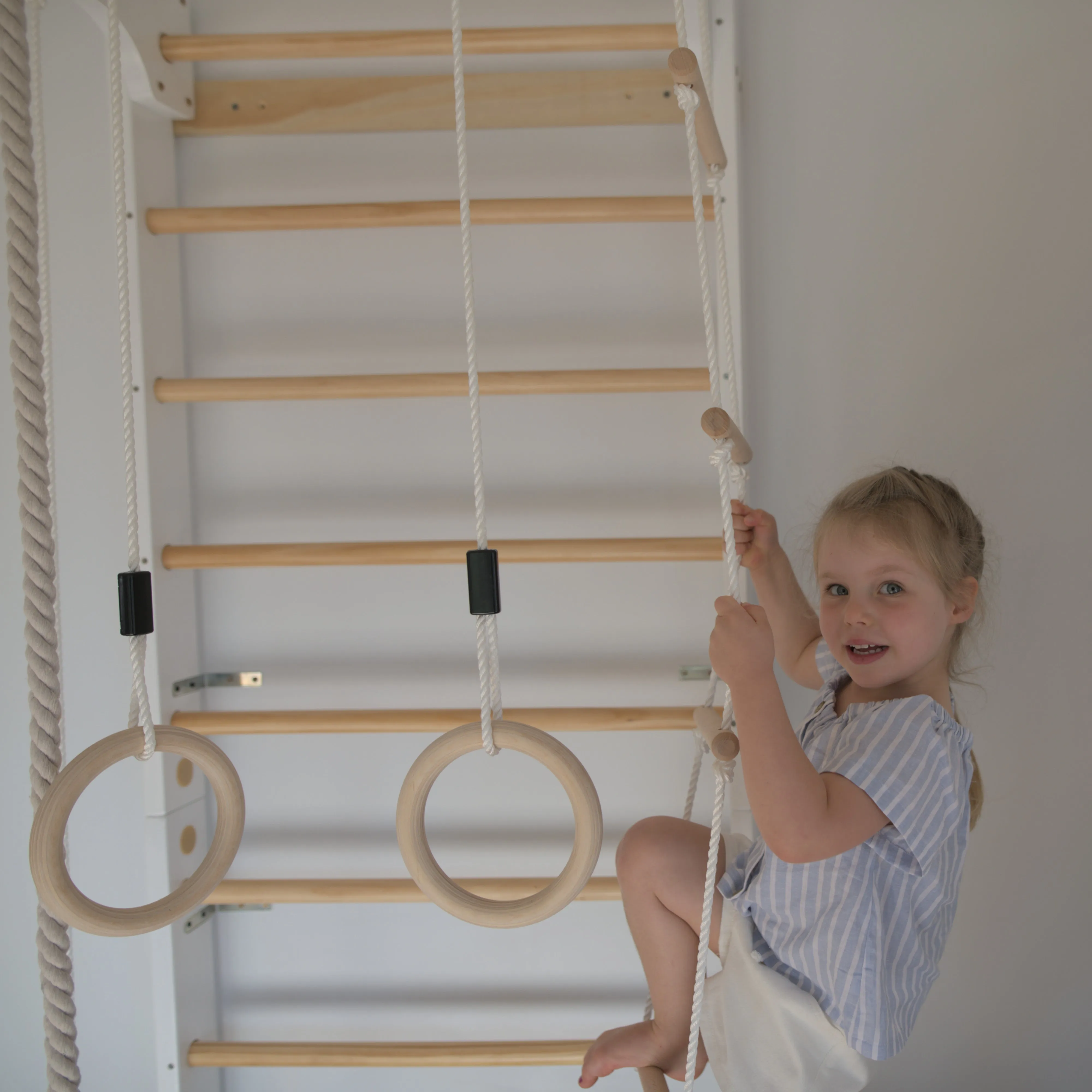 TOPSY TURVY Rope Ladder