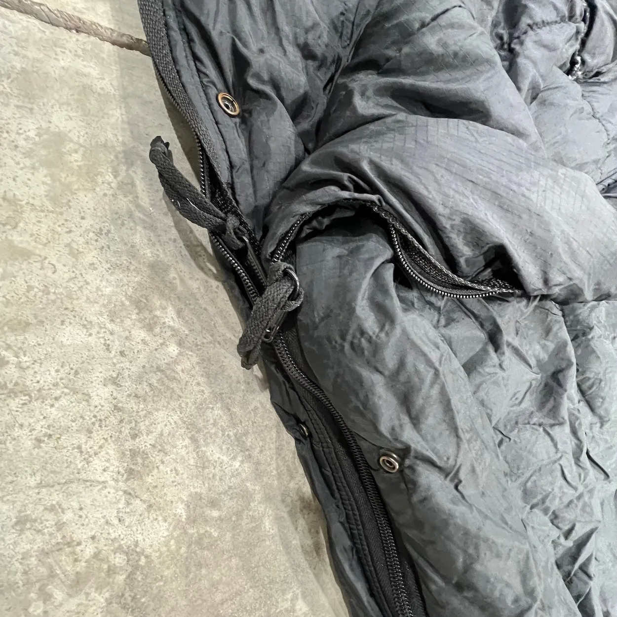 US Military Black Sleeping Bag Intermediate Cold Weather Mummy Style