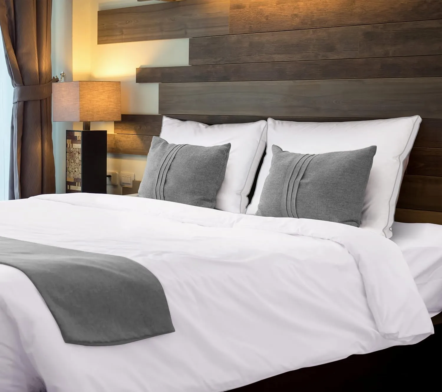 Utopia Bedding Bed Pillows for Sleeping Standard Size (White), Set of 2, Cooling Hotel Quality, Gusseted Pillow for Back, Stomach or Side Sleepers