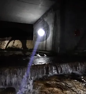 World's First High-grade Stainless Steel 100000Lumens White Laser Tactical Flashlight With 21700 Tesla Li-ion Battery 8-20 Hours High Endurance 9000M Long shot Waterproof